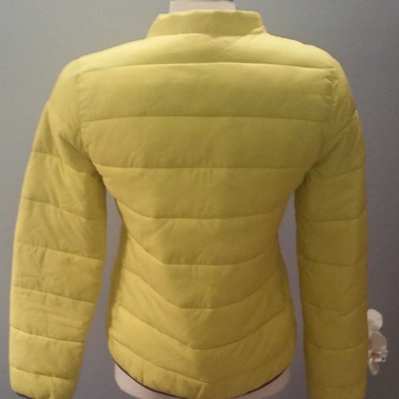 Old Navy canary yellow light puffer jacket EUC - Picture 2 of 4